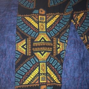 Totem pole design One Size LuLaRoe leggings